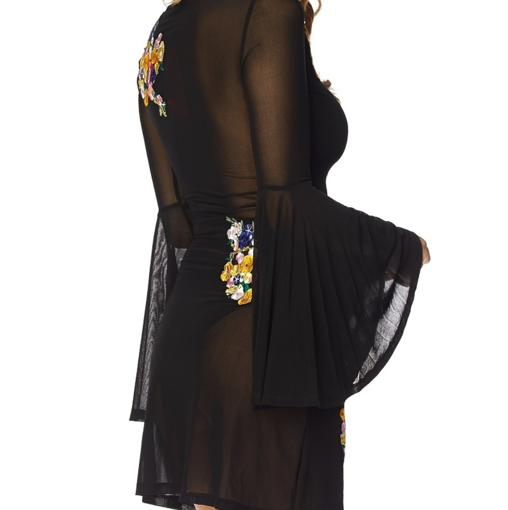Clothing - Picture 3 of 4